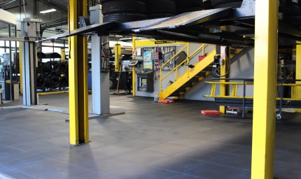 Garage Midas en dalles PVC BUDGET 5 GARAGE